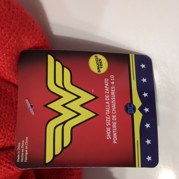 Wonder Woman Slippers - Picture 2 of 4